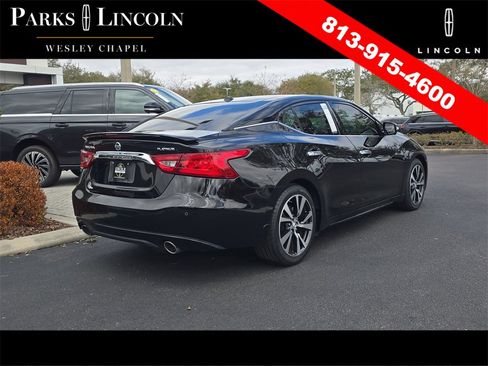 Used 2017 Nissan Maxima Platinum image 4