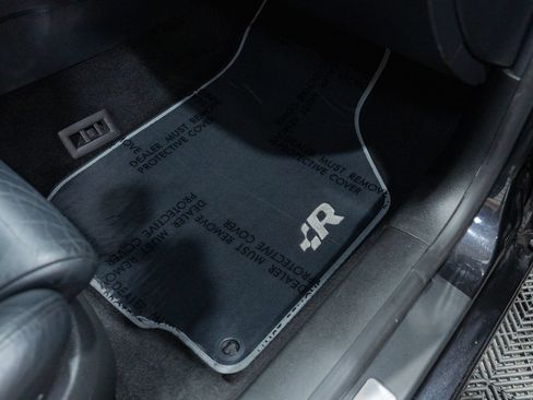 Used 2004 Volkswagen R32 AWD/4WD image 31