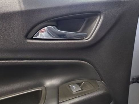 Used 2023 Chevrolet Equinox LT image 25