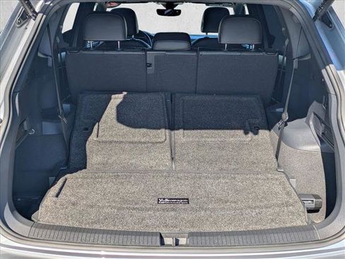 Used 2022 Volkswagen Tiguan SE R-Line image 6