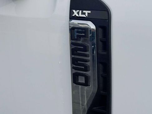 Used 2023 Ford F250 XLT AWD/4WD image 6