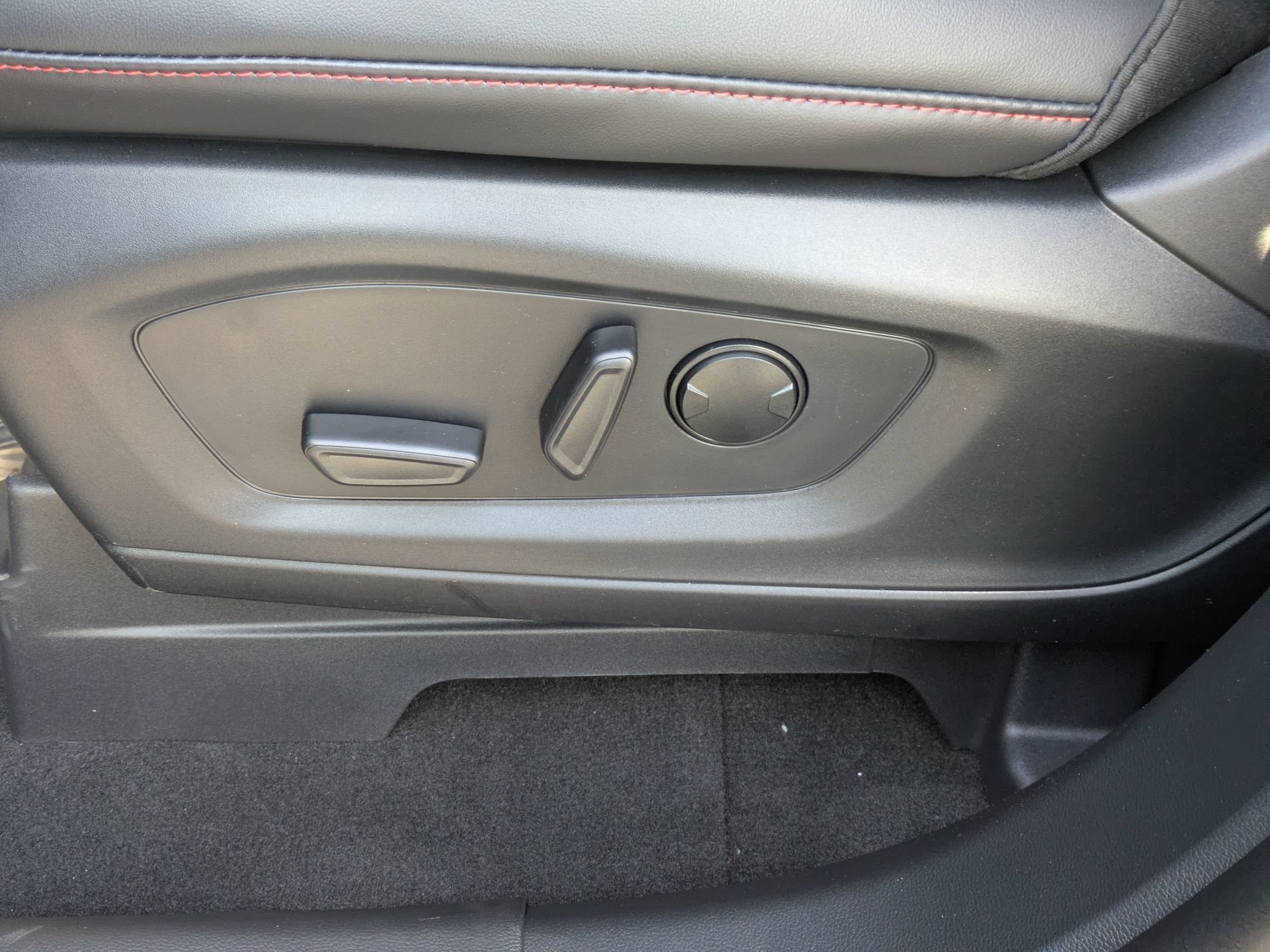 New 2026 Ford Explorer ST-Line w/ Premium Package RWD image 12
