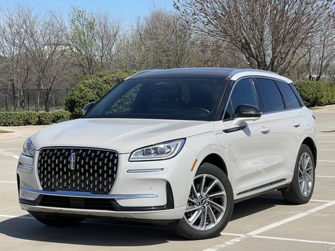 Used 2023 Lincoln Corsair Grand Touring w/ Equipment Group 301A image 1