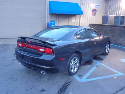 Used 2014 Dodge Charger SE w/ Sport Appearance Group RWD image 4