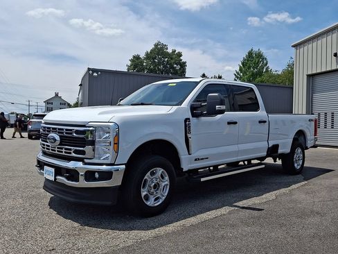 Used 2025 Ford F250 XLT AWD/4WD image 3