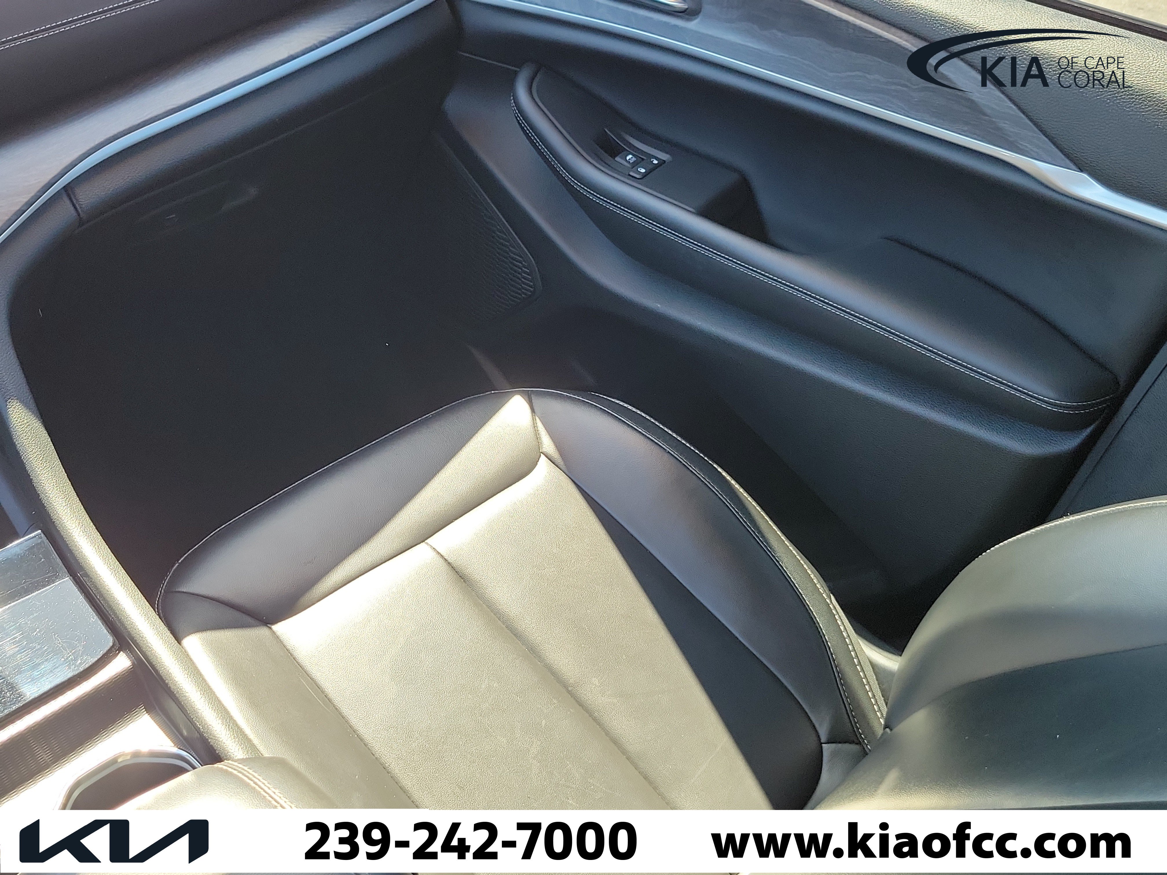 Used 2024 Jeep Grand Cherokee Limited w/ Black Appearance Package AWD/4WD image 19