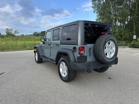 Used 2015 Jeep Wrangler Unlimited Sport w/ Quick Order Package 24S AWD/4WD image 3