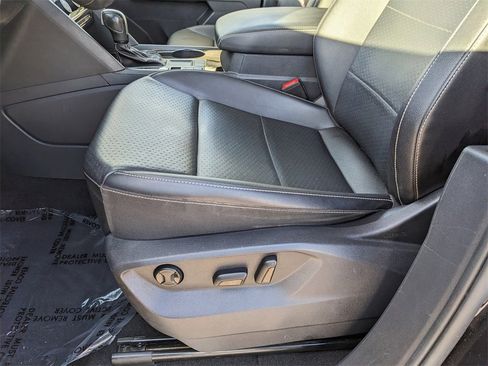 Certified 2022 Volkswagen Atlas SE image 18