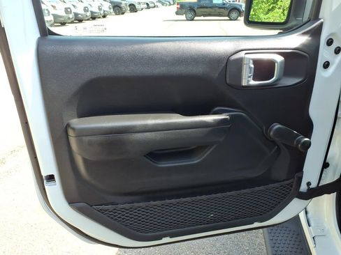 Used 2023 Jeep Wrangler Unlimited Sport AWD/4WD image 16