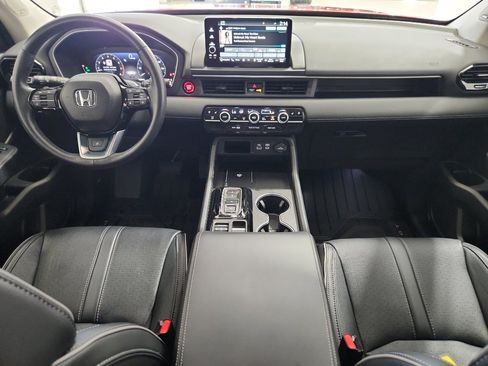 Used 2025 Honda Pilot Elite image 7