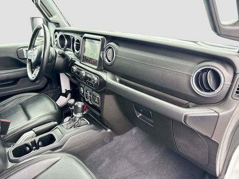 Used 2022 Jeep Wrangler Unlimited Sahara w/ Cold Weather Group image 34