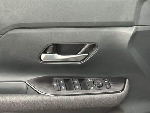 Certified 2025 Nissan Kicks SV AWD/4WD image 15