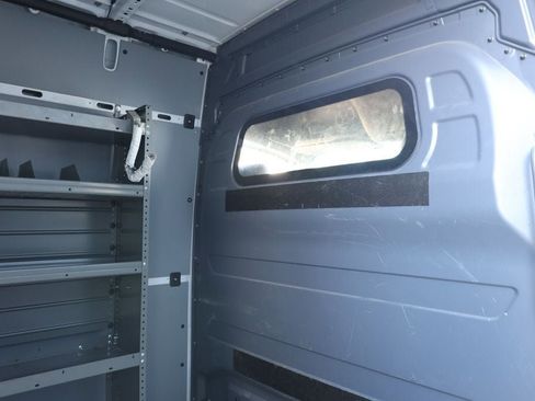 Used 2023 Mercedes-Benz Sprinter 2500 w/ Acoustic Package image 26