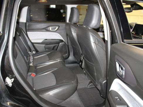 Used 2022 Jeep Compass Latitude image 31