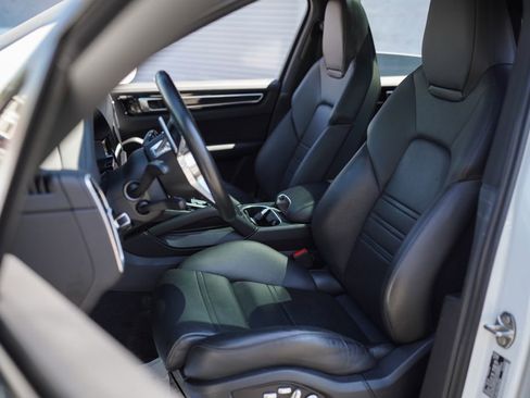 Used 2019 Porsche Cayenne S AWD/4WD image 22