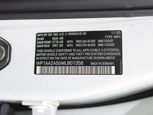 Used 2021 Porsche Macan AWD/4WD image 39