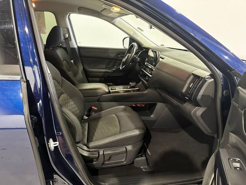 Used 2025 Nissan Pathfinder SV AWD/4WD image 22