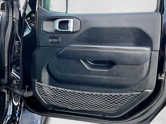 Used 2019 Jeep Wrangler Unlimited Sahara AWD/4WD image 19