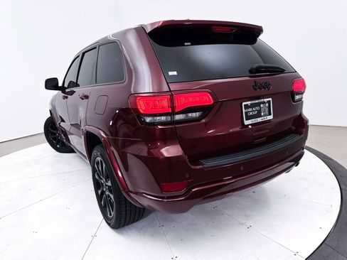 Used 2018 Jeep Grand Cherokee Altitude image 7