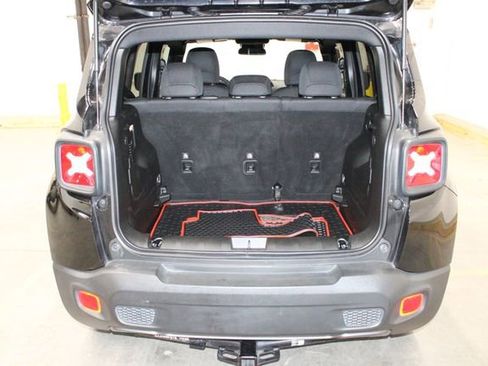 Used 2021 Jeep Renegade Latitude image 10