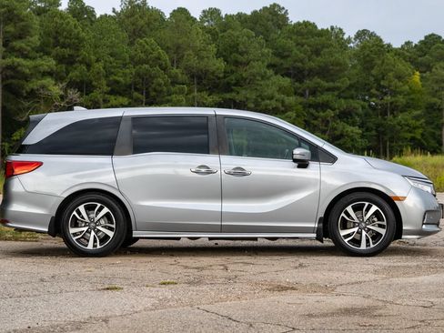 Used 2021 Honda Odyssey Touring image 4