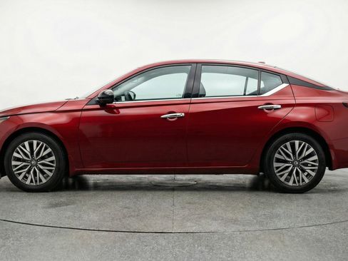Used 2025 Nissan Altima 2.5 SV image 5