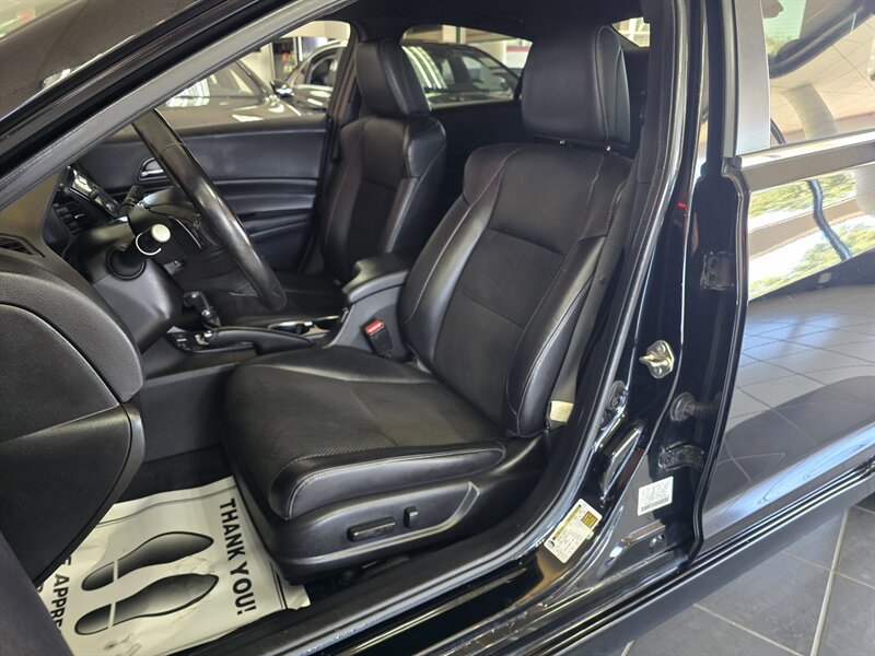 Used 2017 Acura ILX FWD image 9