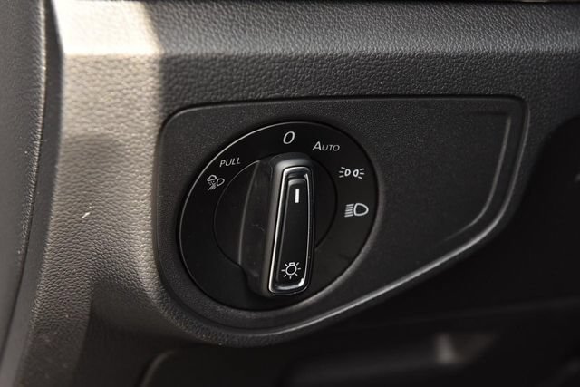 Certified 2023 Volkswagen Atlas Cross Sport SE w/ Panoramic Sunroof Package AWD/4WD image 11