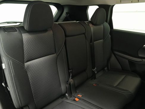 Used 2025 Mitsubishi Outlander ES image 32