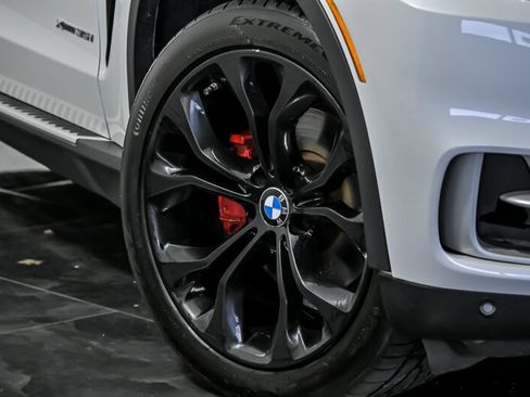 Used 2017 BMW X5 xDrive35i w/ Premium Package AWD/4WD image 3