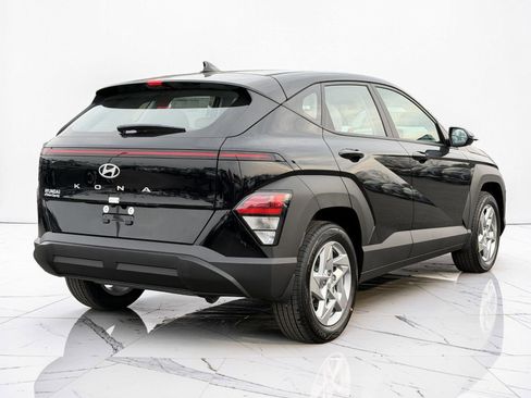 New 2026 Hyundai Kona SE image 2