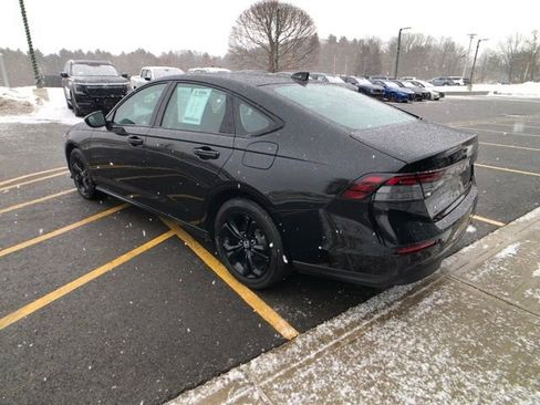 Used 2025 Honda Accord SE image 3