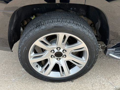 Used 2017 Cadillac Escalade Luxury AWD/4WD image 52