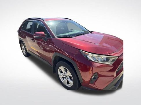 Used 2019 Toyota RAV4 XLE w/ Convenience Package FWD image 9
