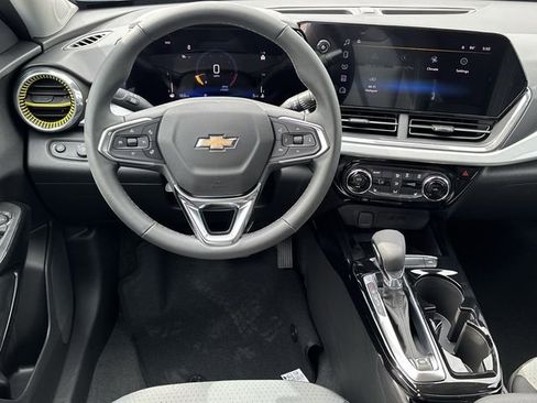 New 2026 Chevrolet Trax LT image 12