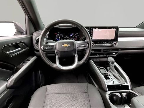 Used 2024 Chevrolet Colorado LT w/ LT Convenience Package RWD image 8