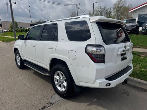 Used 2016 Toyota 4Runner SR5 Premium AWD/4WD image 3