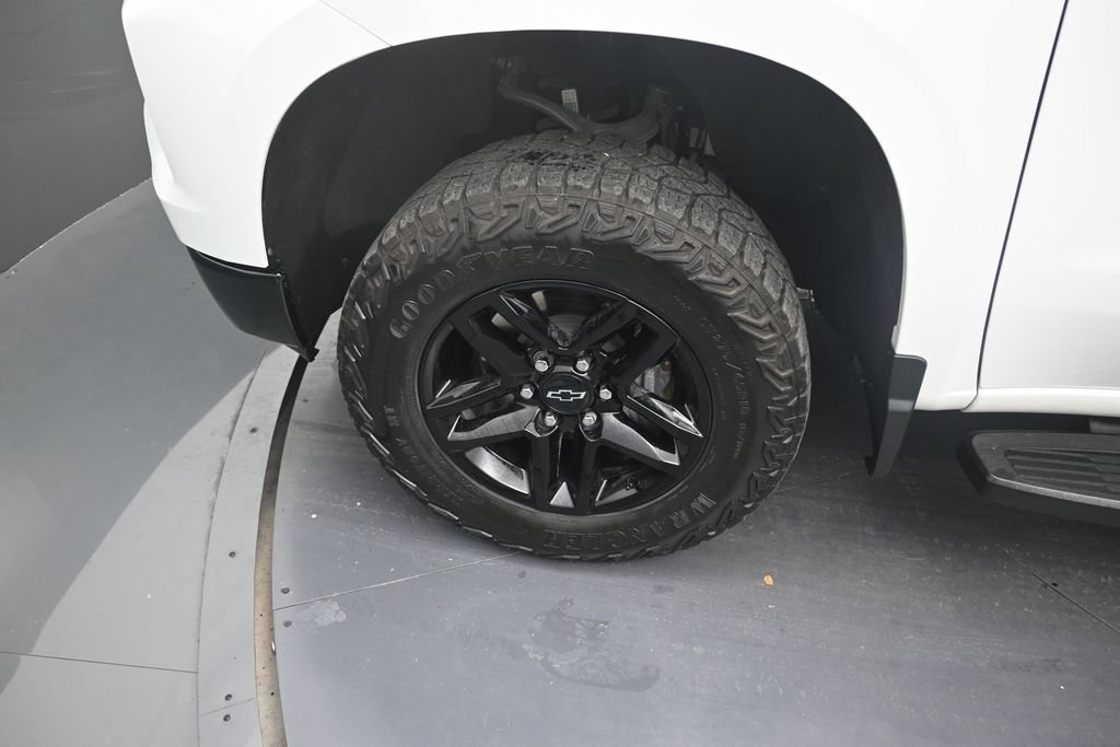Used 2024 Chevrolet Silverado 1500 Custom Trail Boss AWD/4WD image 9