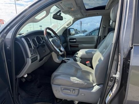 Used 2014 Toyota Sequoia Platinum AWD/4WD image 7