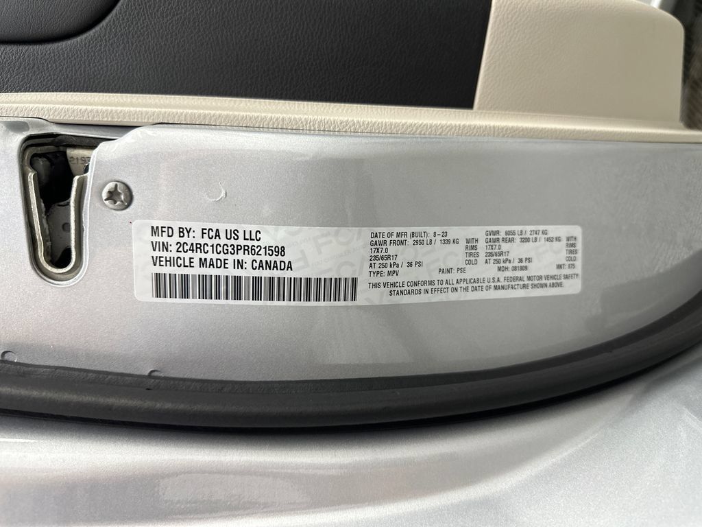 Used 2023 Chrysler Voyager LX FWD image 33