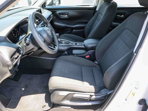 Certified 2024 Honda HR-V LX image 9