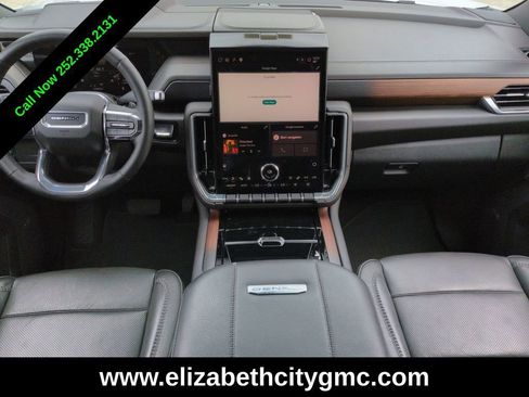 Used 2025 GMC Yukon XL Denali AWD/4WD image 17