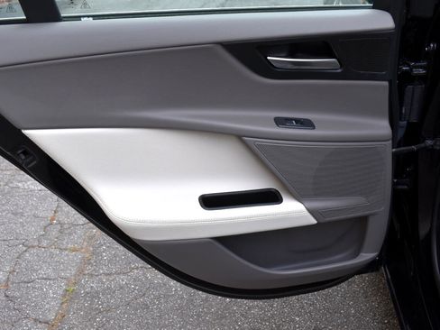 Used 2019 Jaguar XE Prestige image 21