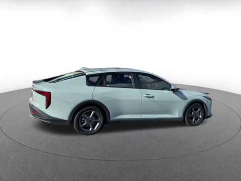 Used 2025 Kia K4 LXS image 14