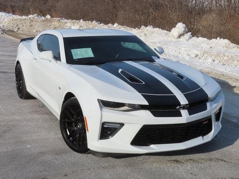 Used 2018 Chevrolet Camaro SS image 33