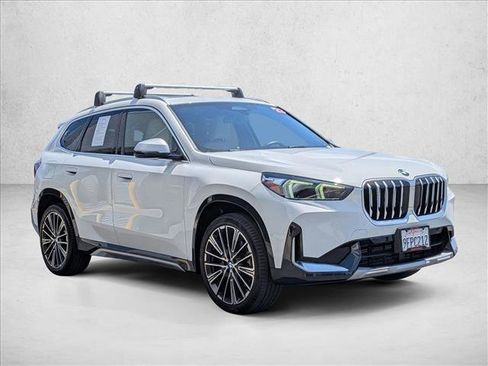 Used 2023 BMW X1 xDrive28i w/ Convenience Package AWD/4WD image 3