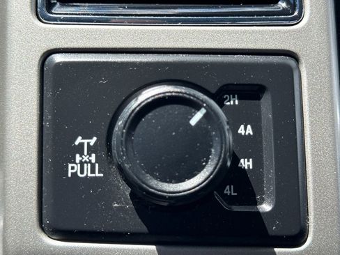Used 2018 Ford F150 Lariat w/ Equipment Group 502A Luxury AWD/4WD image 23