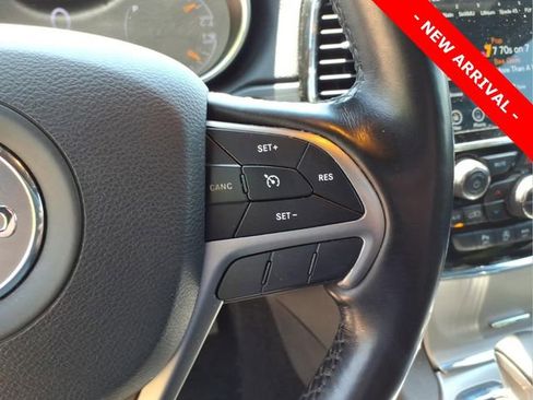 Used 2021 Jeep Grand Cherokee Limited w/ Sun & Sound Group AWD/4WD image 16