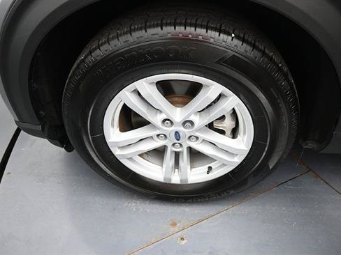 Certified 2024 Ford Explorer XLT RWD image 22