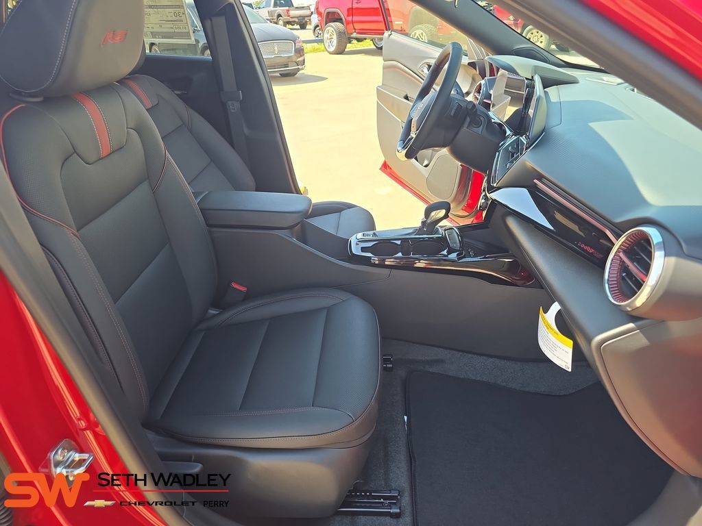 New 2026 Chevrolet Trax RS w/ Sunroof Package FWD image 10